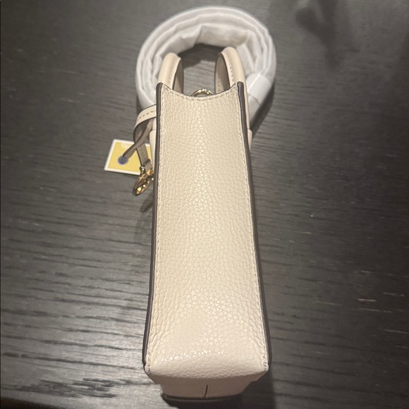 MICHAEL Michael Kors Mercer XS Pebbled Leather Light Cream Crossbody Bag. NWT. - Picture 3 of 6